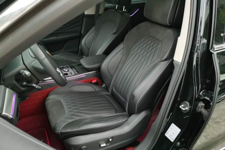 Used Hongqi HS5 2022 Revised Version 2.0T Smart Connect Flagship Edition
