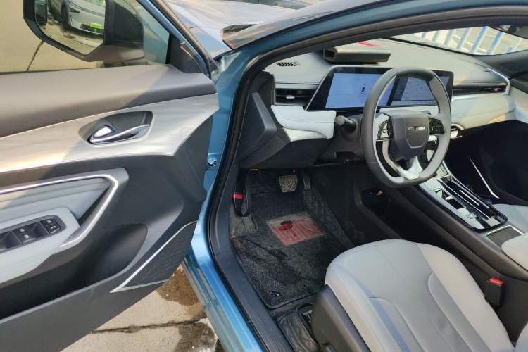 Used Venucia V DD-i 2025 Orca 150km Joyful Journey Edition