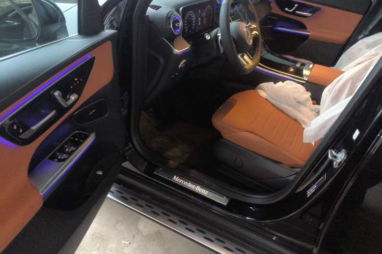 Used Mercedes-Benz GLC 2025 Refreshed GLC 300 L 4MATIC Dynamic Version 5 Seats
