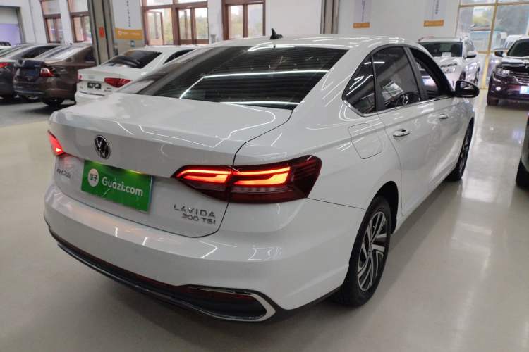 Used Volkswagen Lavida 2023 300TSI DSG Full-Comfort Edition
