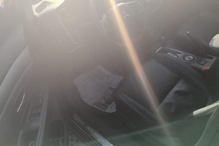 Used Mitsubishi Outlander 2014 2.4L 4x4 Deluxe Value Edition 5 Seats
