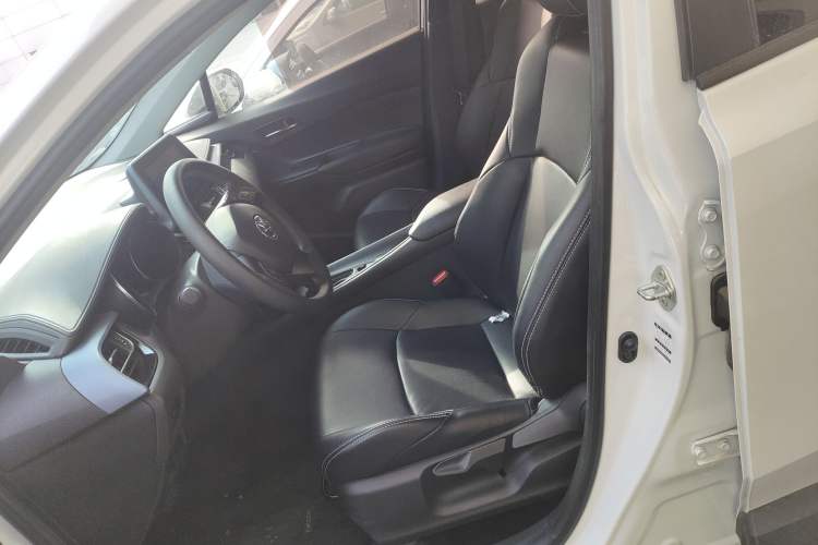 Used Toyota IZOA 2021 2.0L Enjoy Edition
