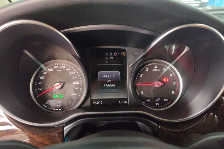 Used Mercedes-Benz V-Class 2018 V 260 Prestige Edition China VI
