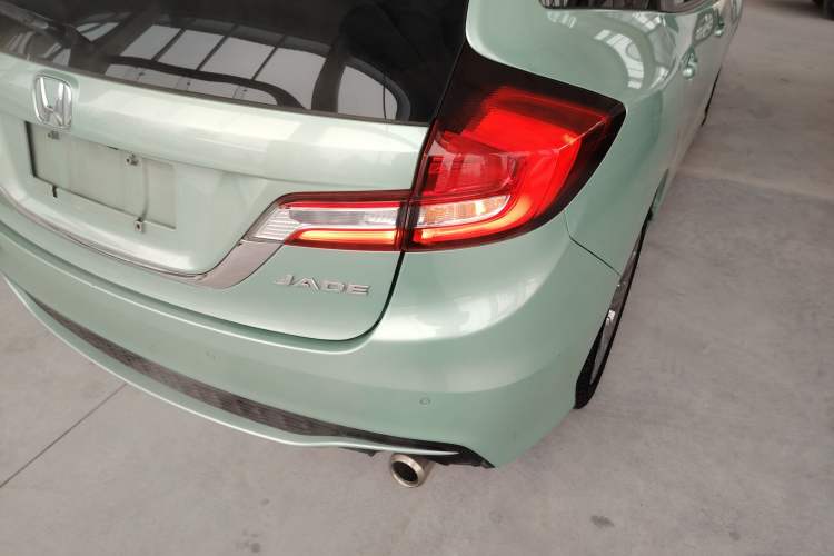 Used Honda Jade 2017 1.8L automatic Comfort version 5 seats
