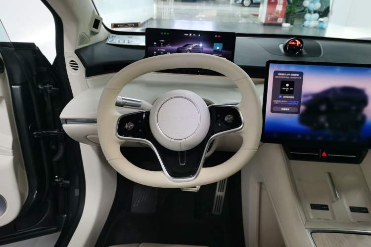 Used Hima Luxeed R7 2024 All-Electric 802 km Max