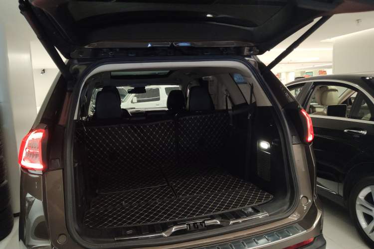 Used Ford Edge 2016 EcoBoost 245 Two-Wheel-Drive Titanium 7-Seater