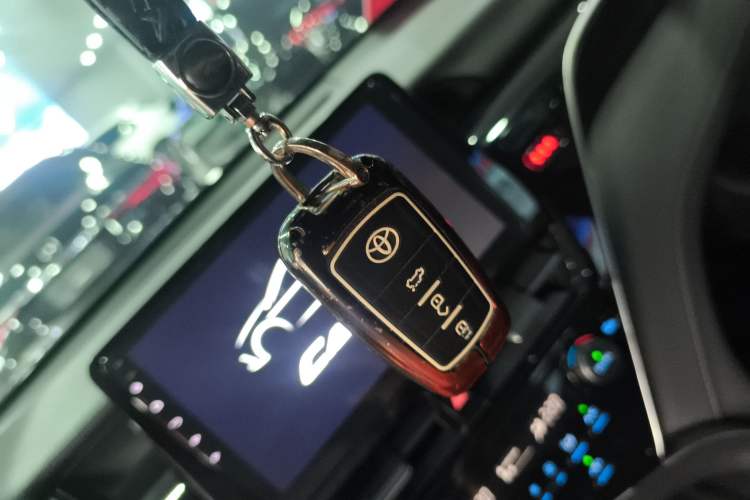 Used Toyota Camry 2021 2.0G Luxury Edition
