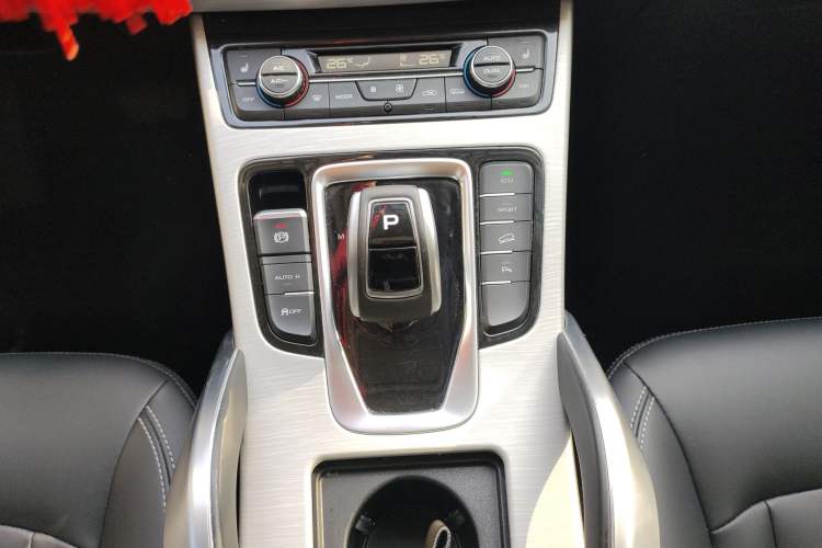 Used Geely Auto Emgrand X7 Sport 2020 1.8TD DCT Two-Wheel Drive Smart Connect 4G-Enabled Version