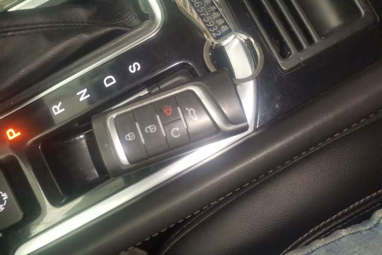 Used GAC Trumpchi GS8 2017 320T Two-Wheel Drive Luxury Smart Connectivity Version (7 Seats)
