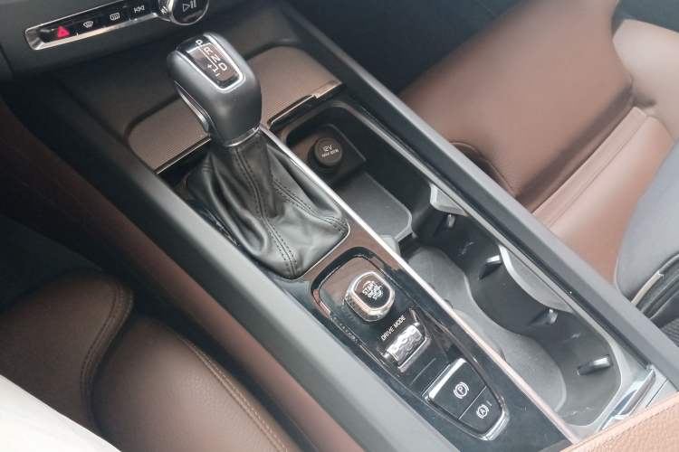 Used Volvo XC60 2021 T5 4x4 Smart Luxury Edition
