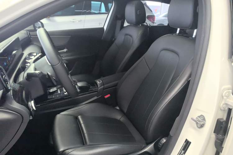 Used Mercedes-Benz A-Class 2020 Facelift A 180 L Sport Sedan Special Configuration
