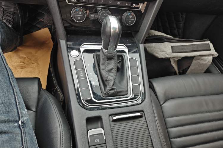 Used Volkswagen Magotan 2018 Facelift 330TSI DSG Luxury Model