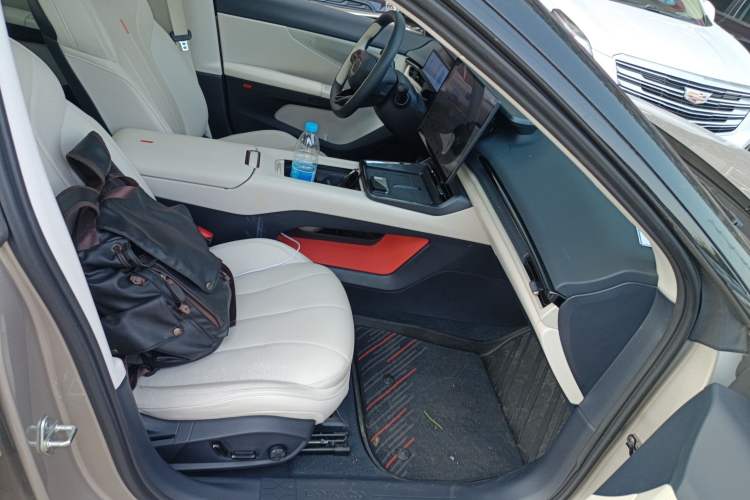 Used Lynk & Co 07 2024 EM-P 126 Long-Range Halo
