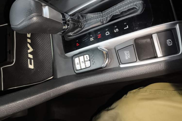 Used Honda Civic 2016 220TURBO CVT Luxury Edition
