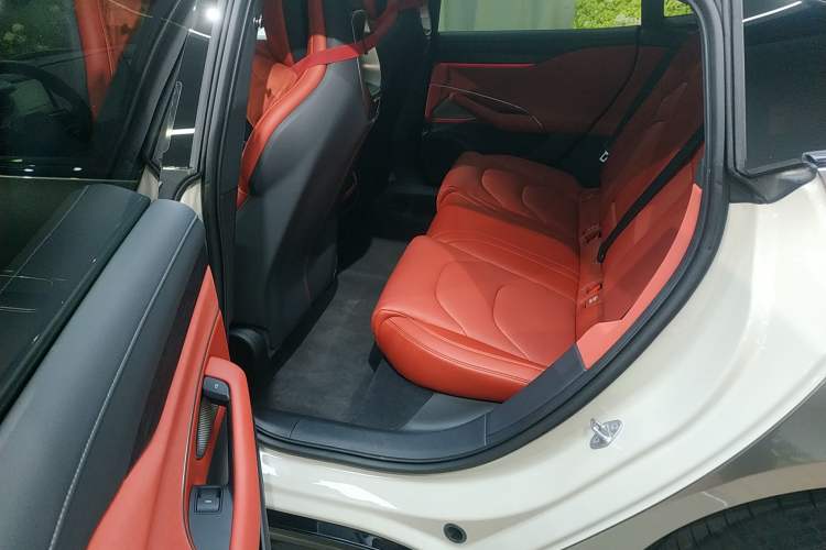 Used  SU7 2024 Four-Wheel Drive Ultra-Long Range Advanced Intelligent Driving Max Edition
