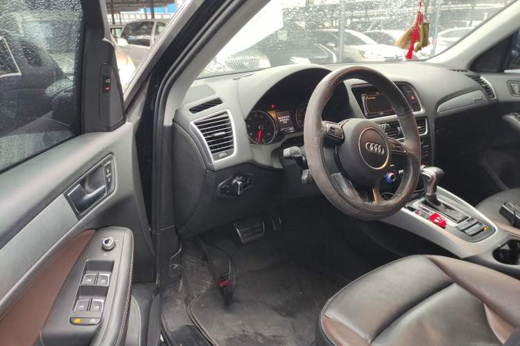 Used Audi Q5 2017 Plus 40 TFSI Technology Model
