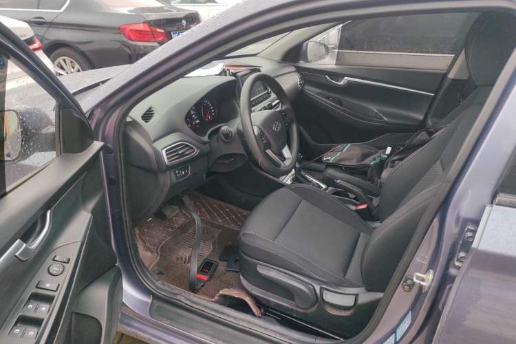 Used Hyundai Celesta 2017 1.6L Automatic Enjoyment Version GLS