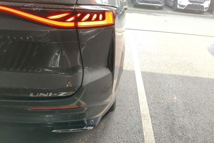 Used Changan UNI-Z New Energy 2024 Blue Whale Smart Electric iDD 125km Beyond Edition
