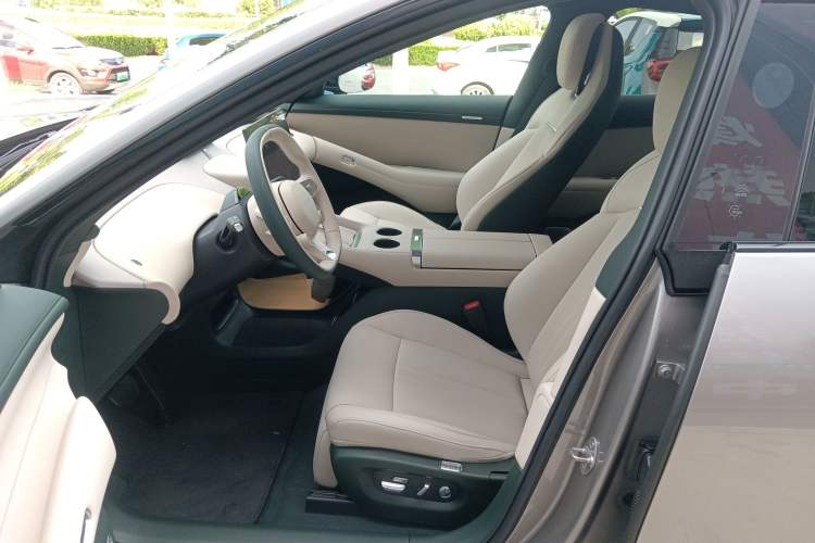 Used  YU7 2025 Ultra-Long Range Rear-Wheel Drive Version
