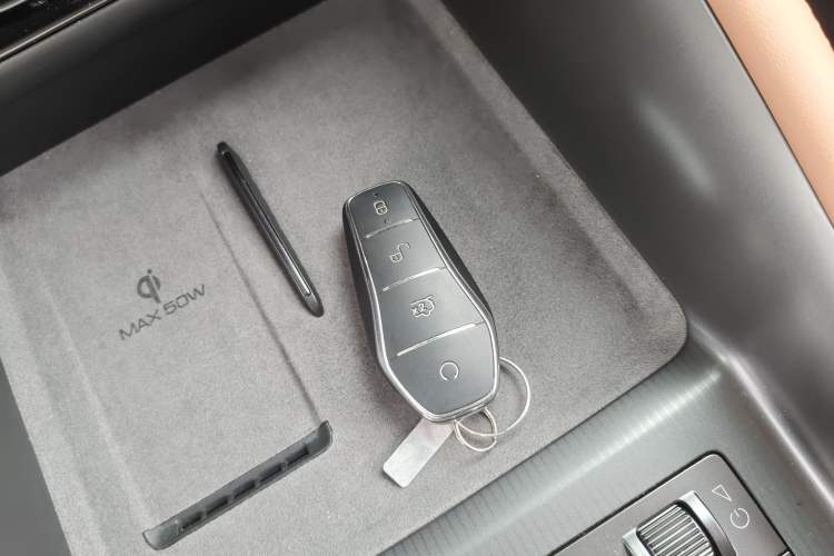 Used BYD Song L EV 2024 662 km Beyond Edition
