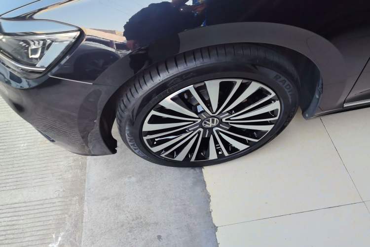 Used Volkswagen Passat 2020 Revised Version 330TSI Luxury Edition China VI Standard
