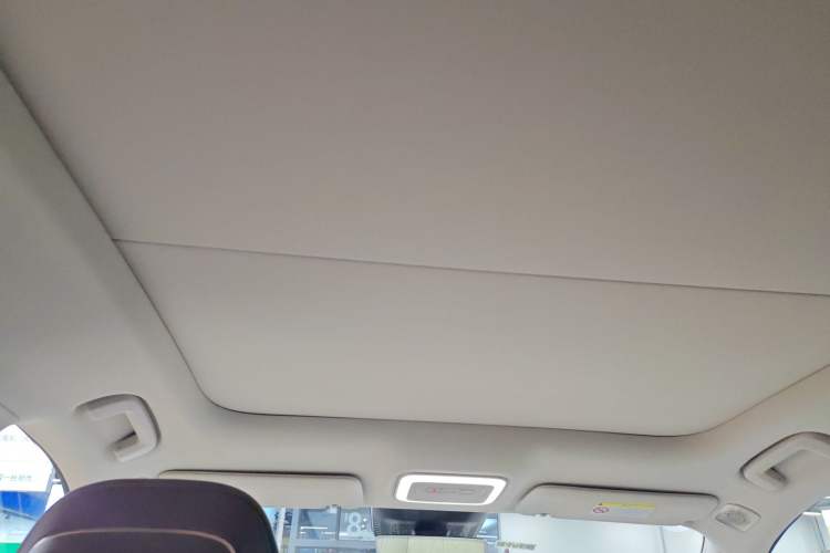 Used Zeekr 7X 2025 100 kWh Long-Range Rear-Wheel Drive with Intelligent Driving Features
