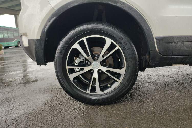 Used JMC Yusheng S330 2016 1.5L GTDi Automatic Two-Wheel Drive Fashion Edition
