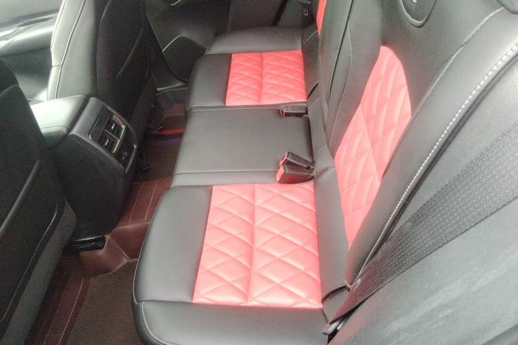 Used Cadillac XT4 2018 28T Two-Wheel Drive Tech Version
