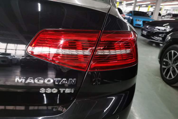 Used Volkswagen Magotan 2018 330TSI DSG Luxury Model
