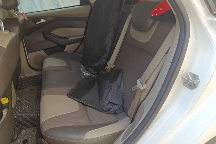 Used Ford Focus 2012 Hatchback 1.6L Automatic Fashion Edition
