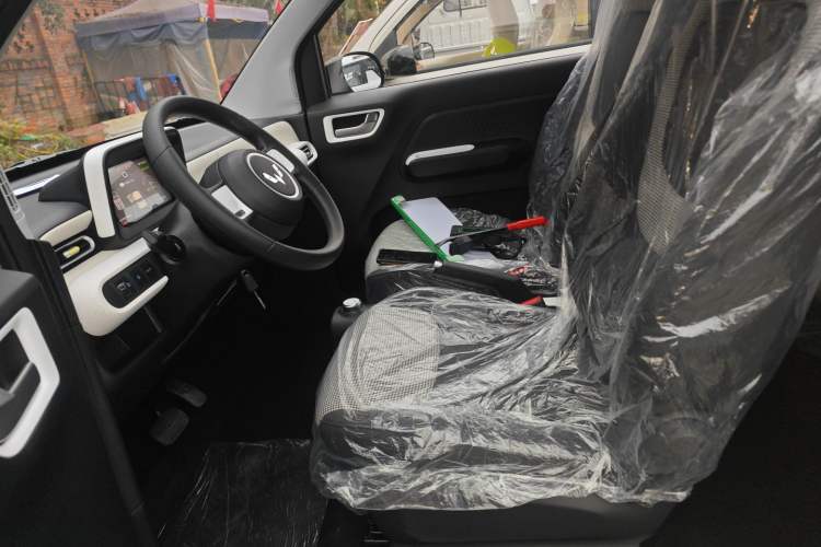 Used Wuling Hongguang MINIEV 2024 3rd Generation 215km Youth Edition
