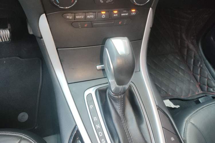 Used Ford Edge 2018 Facelifted EcoBoost 245 Two-Wheel Drive Platinum Edition 5 Seats China VI Standard
