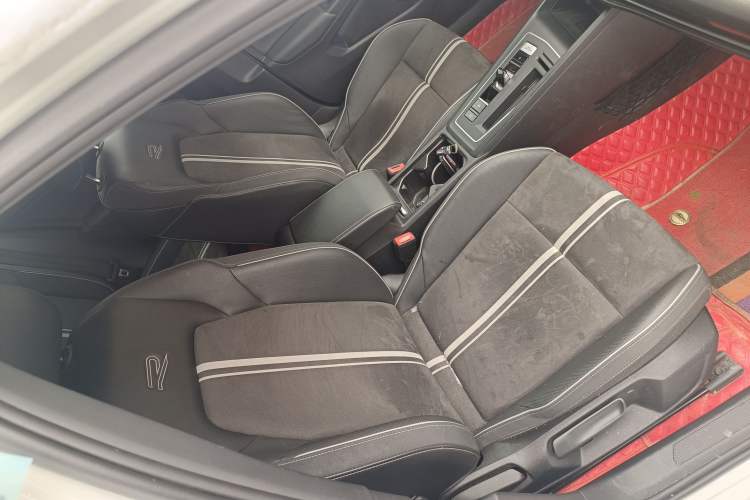 Used Volkswagen Golf 2023 Facelift 280TSI DSG R-Line Lite
