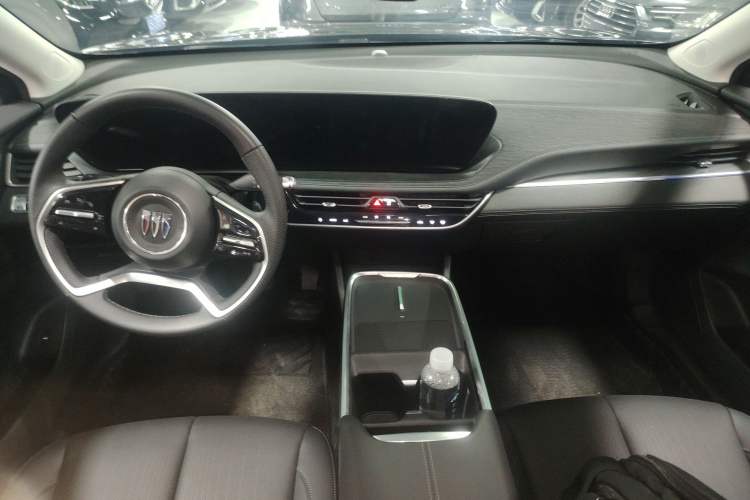 Used Buick LaCrosse 2025 28T Platinum Edition
