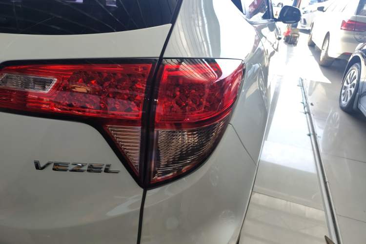 Used Honda Vezel 2015 1.8L CVT 2WD Elite Model
