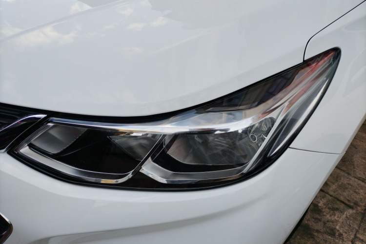 Used Chevrolet Cruze 2018 320 Automatic Pioneer Sunroof Edition
