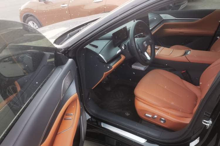 Used Buick L7 2025 Model—Luxury Version
