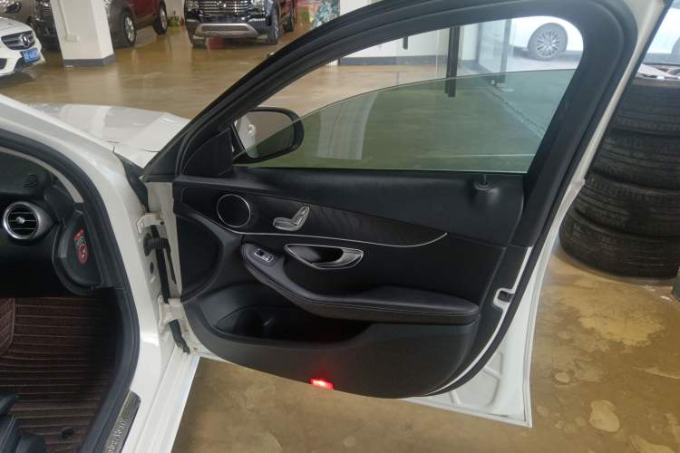 Used Mercedes-Benz C-Class 2017 C 200 station wagon
