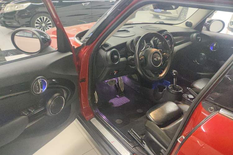 Used  MINI 2016 2.0T COOPER S Pioneer Edition Five-Door Model
