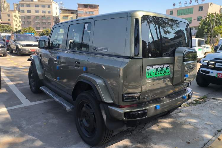 Used  V23 2025 401 Two-Wheel Drive Advanced Edition
