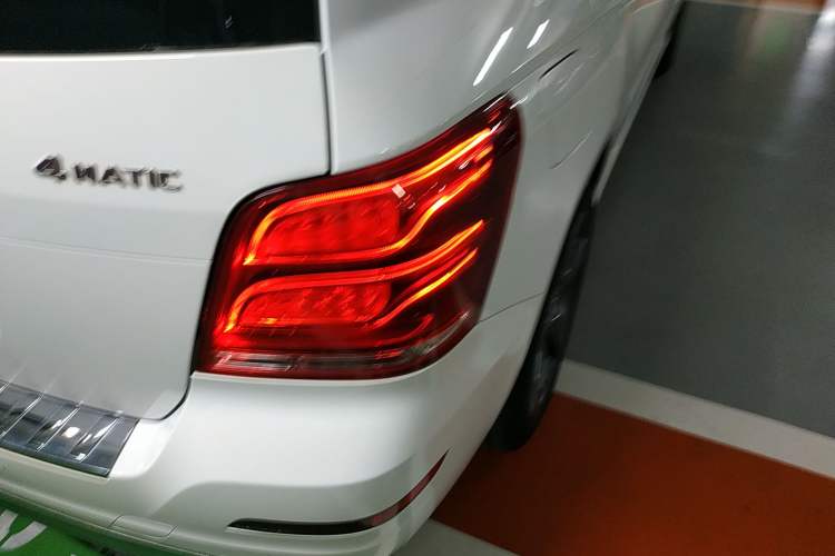 Used Mercedes-Benz GLK-Class 2013 GLK 300 4MATIC Dynamic Sunroof Model
