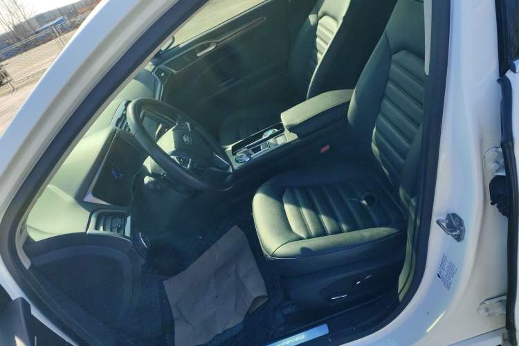 Used Ford Mondeo 2018 EcoBoost 200 Smart Control Fashion Model China VI Standard
