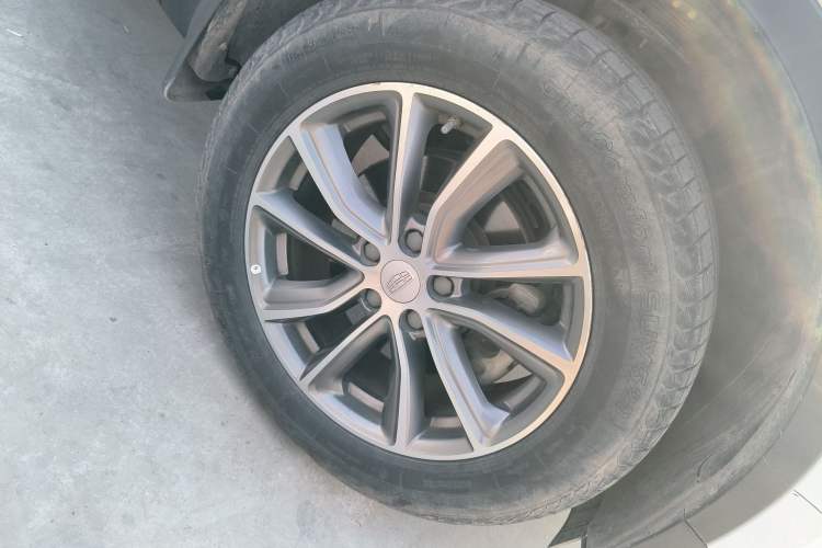 Used Geely Auto Emgrand X7 Sport 2018 1.8TD Automatic Two-Wheel Drive Smart Connect 4G Internet Edition
