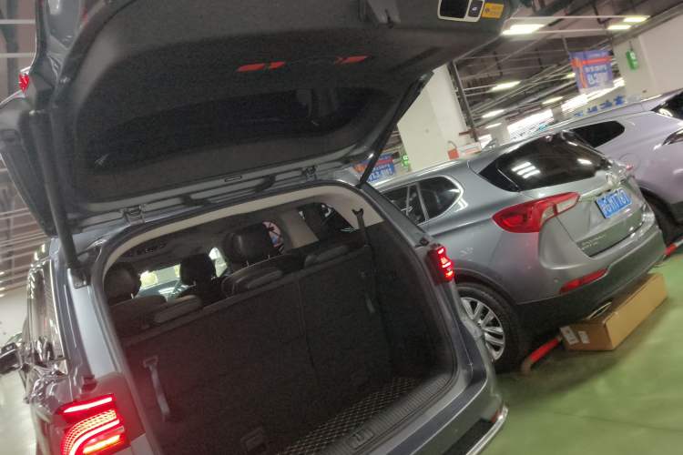 Used Roewe iMAX8 2021 400TGI Supreme Series Prestige Edition
