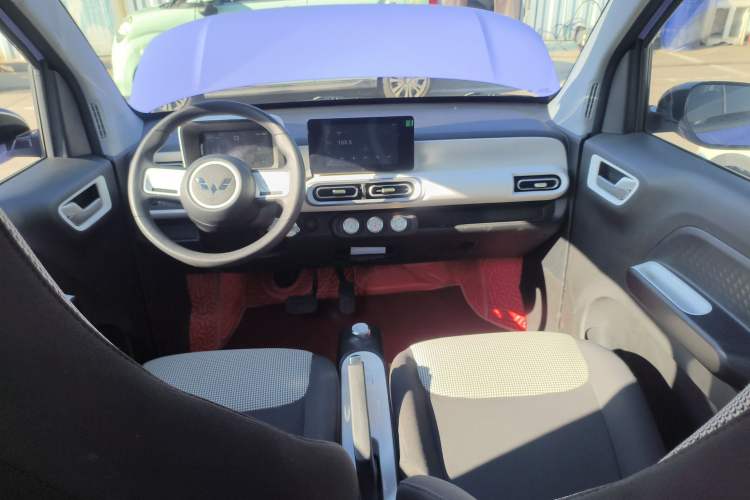 Used Wuling Hongguang MINIEV 2024 3rd Generation 215km Advanced Version
