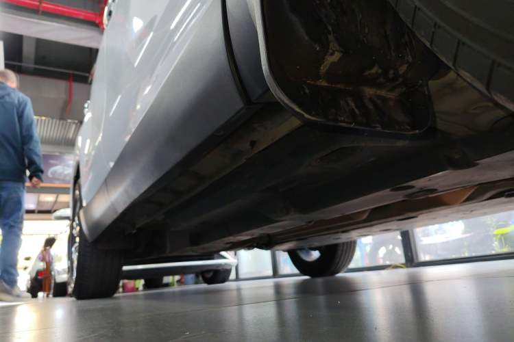 Used Toyota Harrier 2023 2.0L CVT Two-Wheel Drive Entry Version
