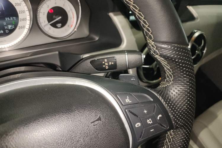 Used Mercedes-Benz GLK-Class 2013 GLK 300 4MATIC Dynamic Sunroof Model
