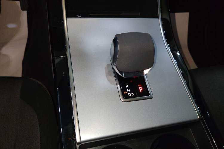 Used Land Rover Range Rover Velar 2024 S Model