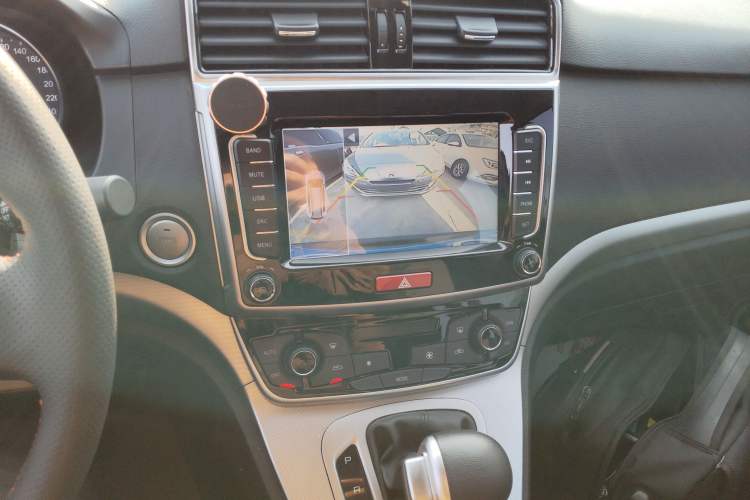 Used Haval M6 2019 1.5T DCT Two-Wheel Drive Elite Version China VI Standard
