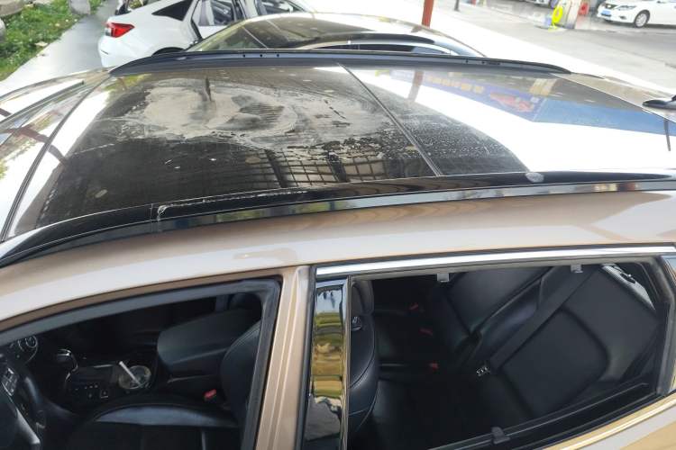 Used Hyundai Santa Fe 2015 2.4L Automatic Two-Wheel Drive Smart Version 5 Seats
